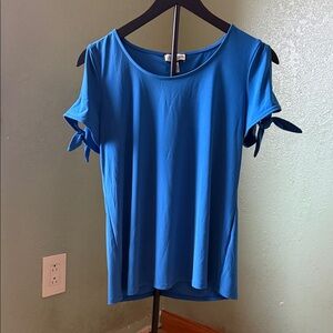 Women's Blue Top